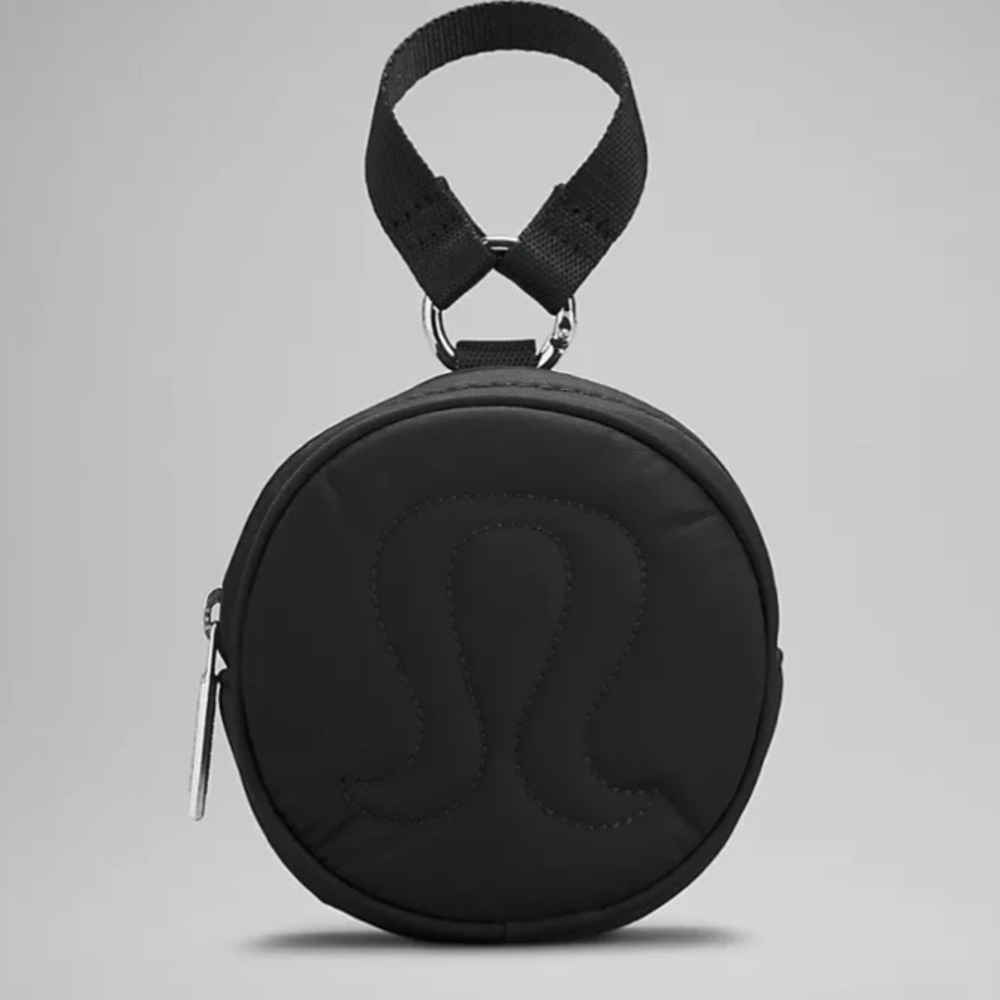 Lululemon black logo pouch - Picture 2 of 15